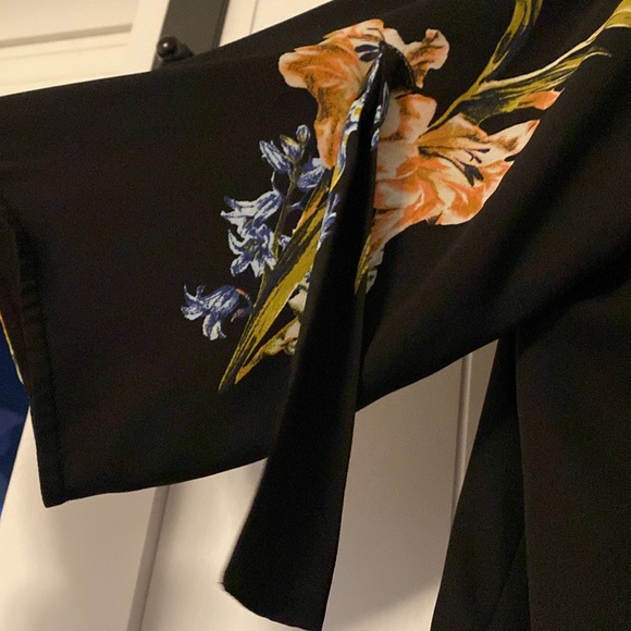 Babaton Floral Top - Picture 4 of 4